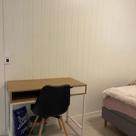 3 Bedrooms Apartment! Location In Apartment