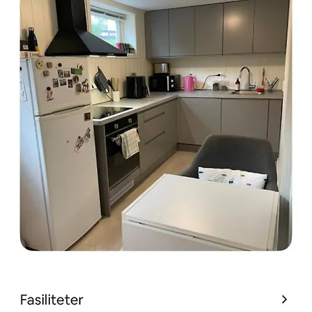 アパート 3 Bedrooms Apartment! Location In トロムソ