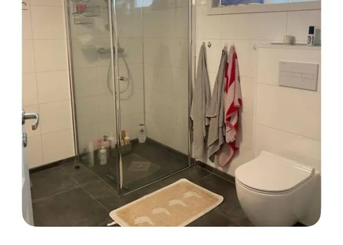 3 Bedrooms Apartment! Location In *